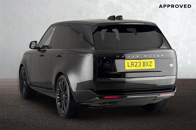 Used Land Rover Range Rover SE 300 HP (220 kW) 2023 Santorini black SUV
