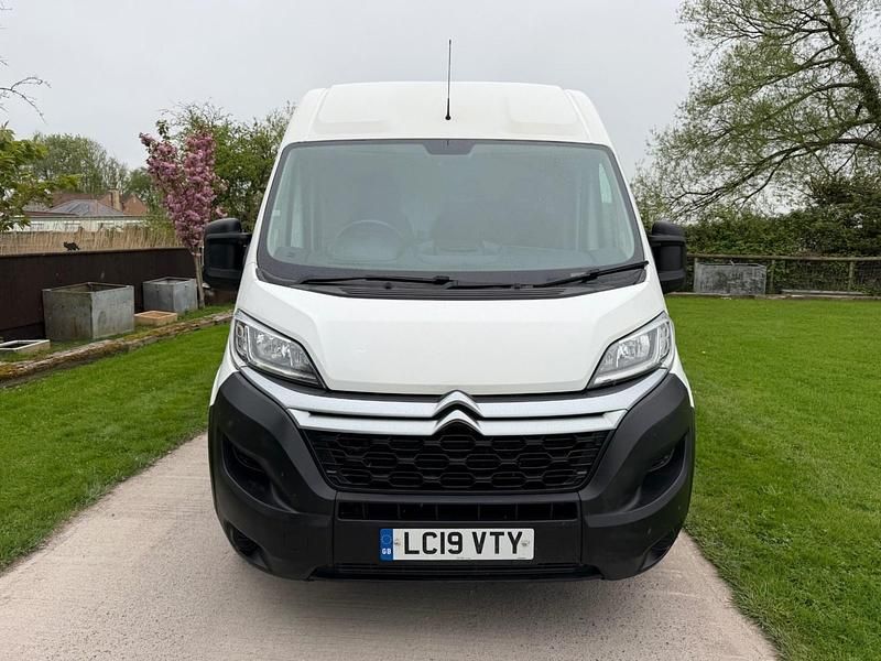 Usado Citroën Relay 130 HP (95 kW) 2019 Branco Van