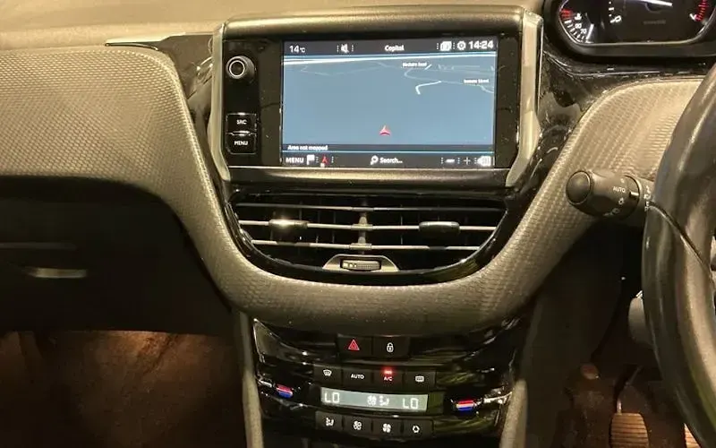 Used Peugeot 2008 Allure Premium 83 HP (61 kW) 2019 Blue SUV