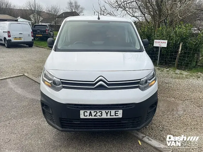 Used Citroën Berlingo 100 HP (73 kW) 2023 White MPV