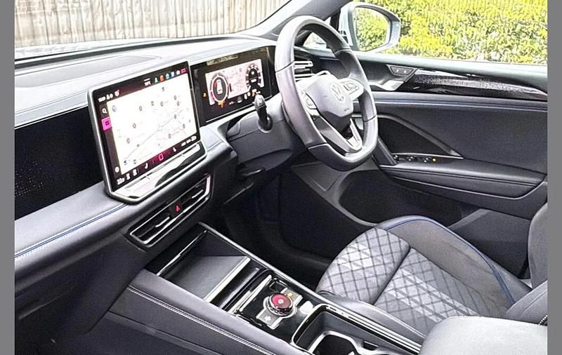 Used VW Tiguan R-line 150 HP (110 kW) 2025 Silver SUV