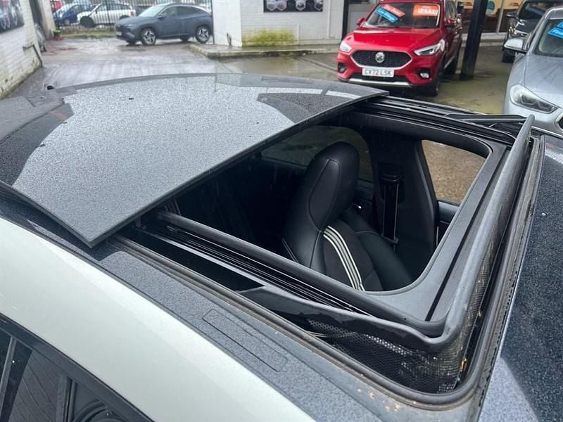 Used Mercedes CLA220 174 HP (127 kW) 2018 White Sedan