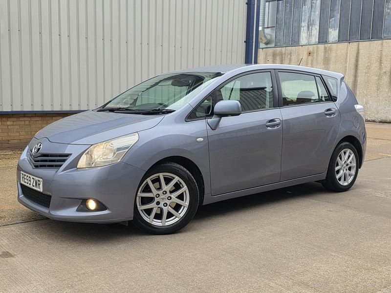 Used Toyota Verso 2009 Blue MPV
