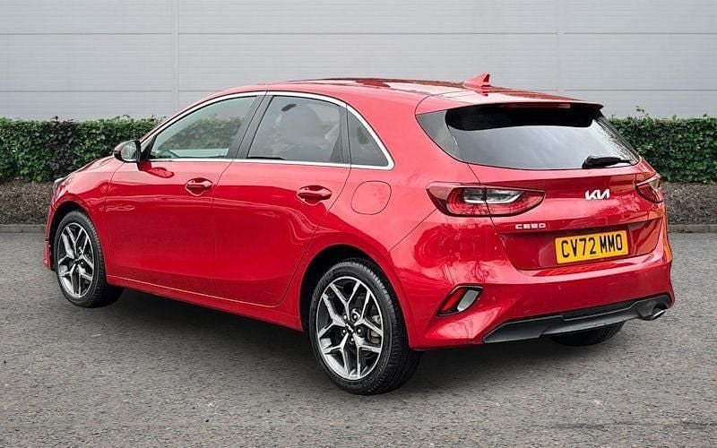 Used Kia Ceed 160 HP (117 kW) 2021 Red Hatchback