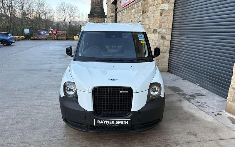 Used LEVC VN5 City 150 HP (110 kW) 2022 MPV