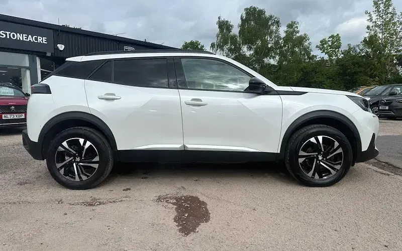 Used Peugeot 2008 Allure+ 131 HP (96 kW) 2023 White SUV