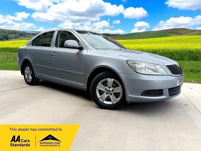 Blue Used 2010 Skoda Octavia SE Hatchback | £2,995 (Good price) - Image 1/4