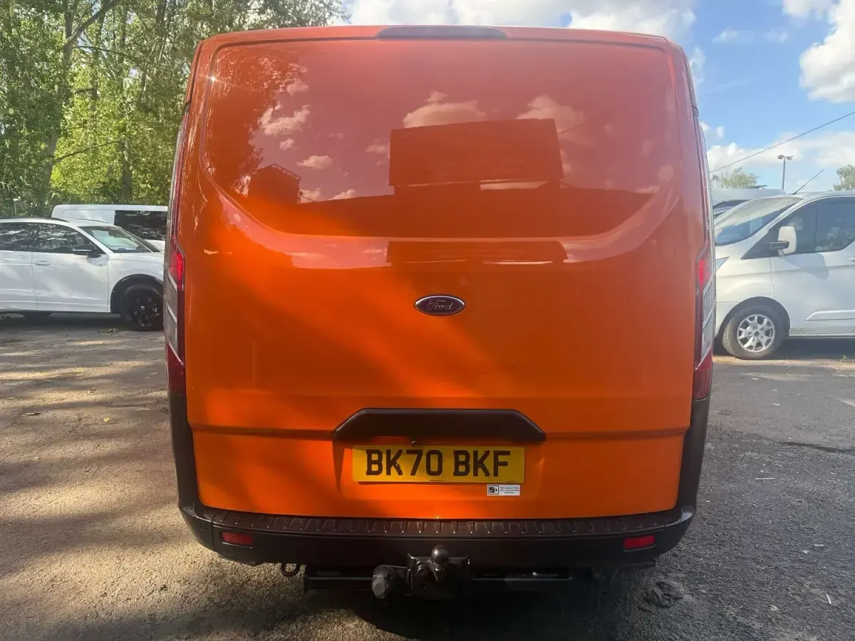 Used Ford Transit Custom 130 HP (95 kW) 2020 Orange Van