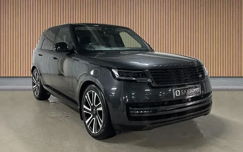 Used Land Rover Range Rover HSE 300 HP (220 kW) 2025 SUV