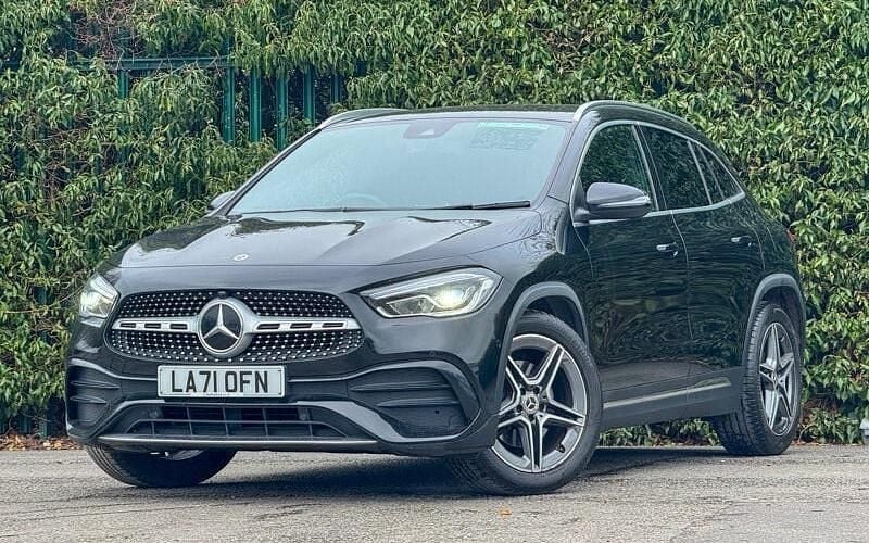 Used Mercedes GLA200 Executive 163 HP (119 kW) 2022 Black SUV