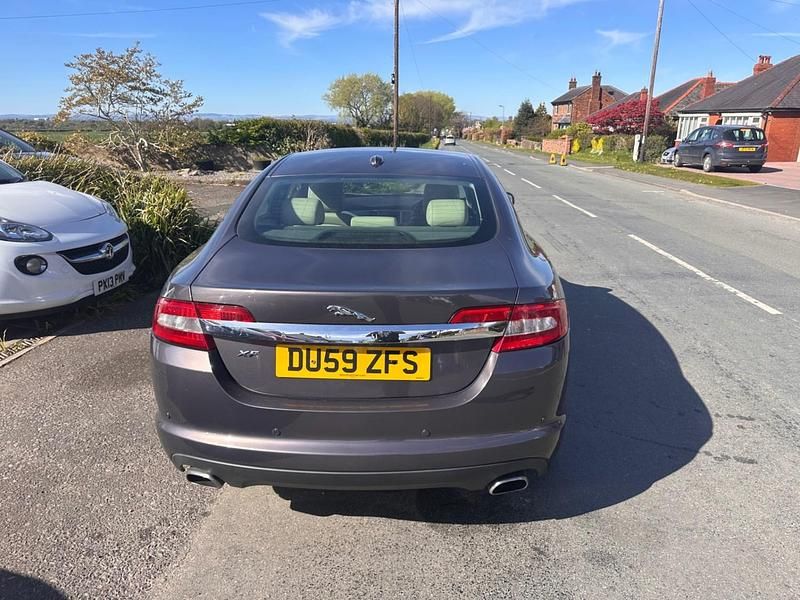 Usado Jaguar XF Luxury 2009 Cinzento Sedan