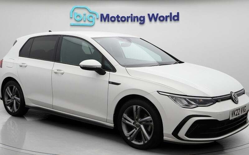 Used 2024 VW Golf VIII R-line Hatchback | £19,100 (Good price) - Image 1/4