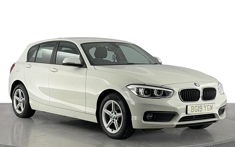 Used BMW 116 Comfort Edition 116 HP (85 kW) 2019 White Hatchback