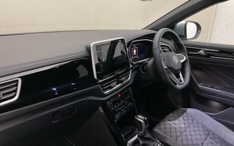 Used VW T-Roc R-line 150 HP (110 kW) 2025 Silver SUV