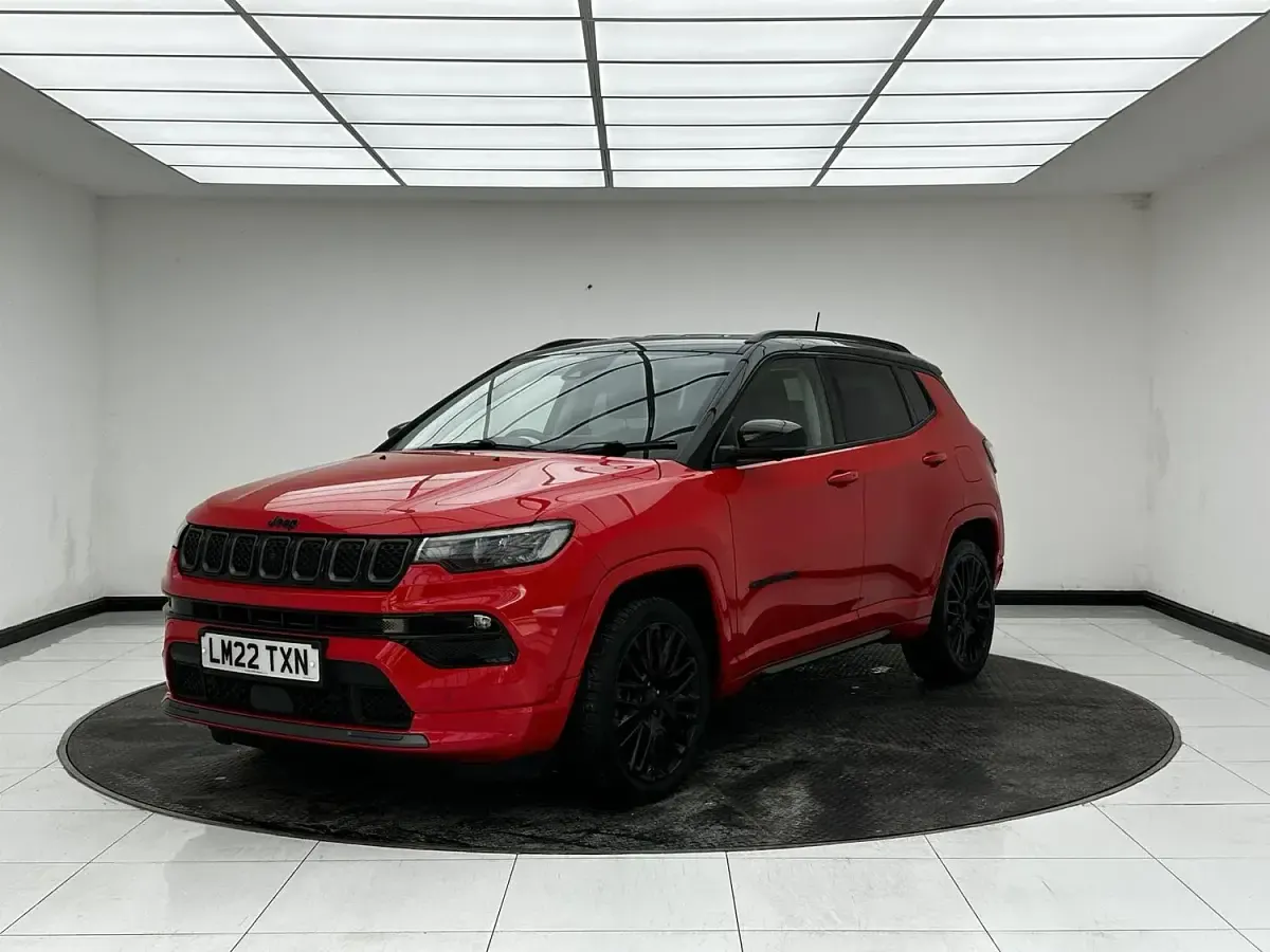 Used Jeep Compass 240 HP (176 kW) 2022 Red/black SUV