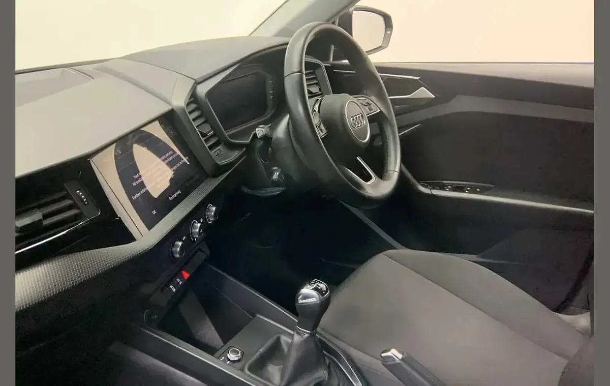 Gebraucht Audi A1 Design 94 PS (69 kW) 2023 Grau SUV