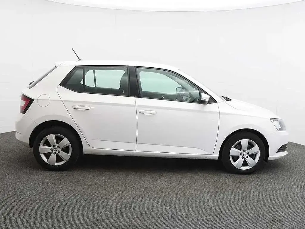 Used Skoda Fabia SE 108 HP (79 kW) 2017 White Hatchback
