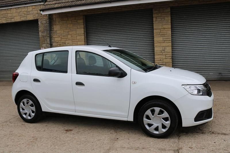 Used Dacia Sandero Essentiel 2019 White Hatchback