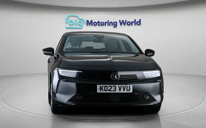 Used Vauxhall Astra Design Edition 131 HP (96 kW) 2025 Estate