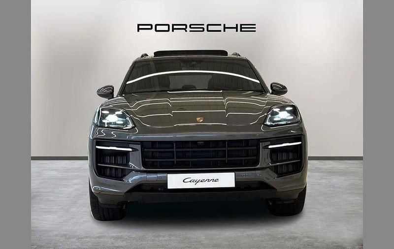 Used Porsche Cayenne 464 HP (341 kW) 2025 Grey SUV