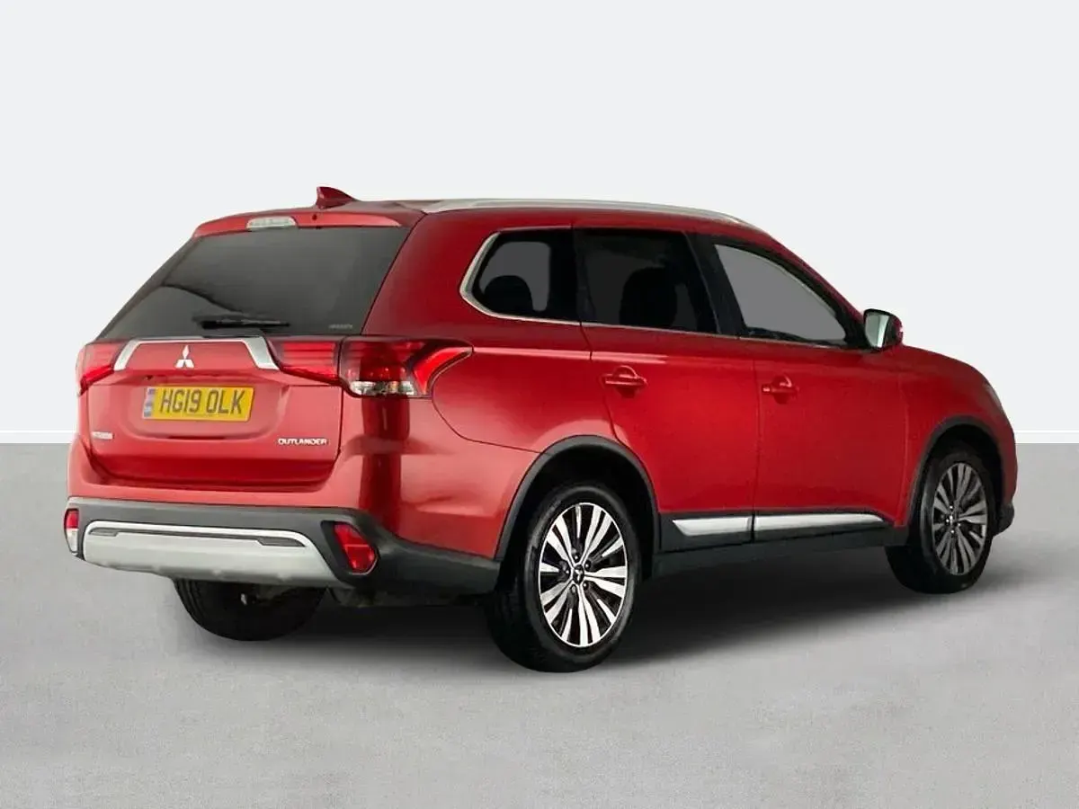 Used Mitsubishi Outlander 150 HP (110 kW) 2019 Red SUV
