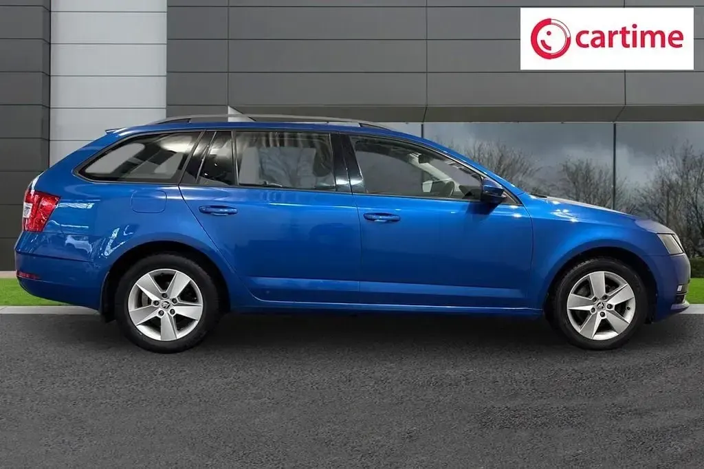 Używany Skoda Octavia SE 150 KM (110 kW) 2019 Niebieski Kombi