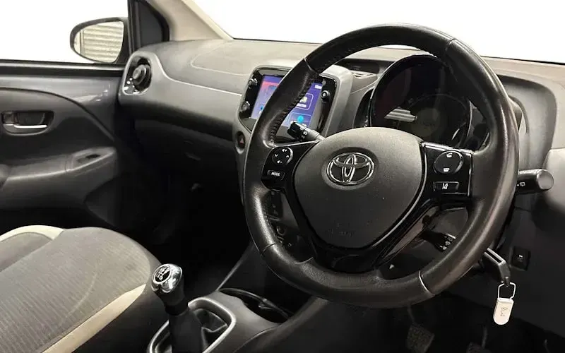 Used Toyota Aygo X-play 72 HP (52 kW) 2021 Grey Hatchback
