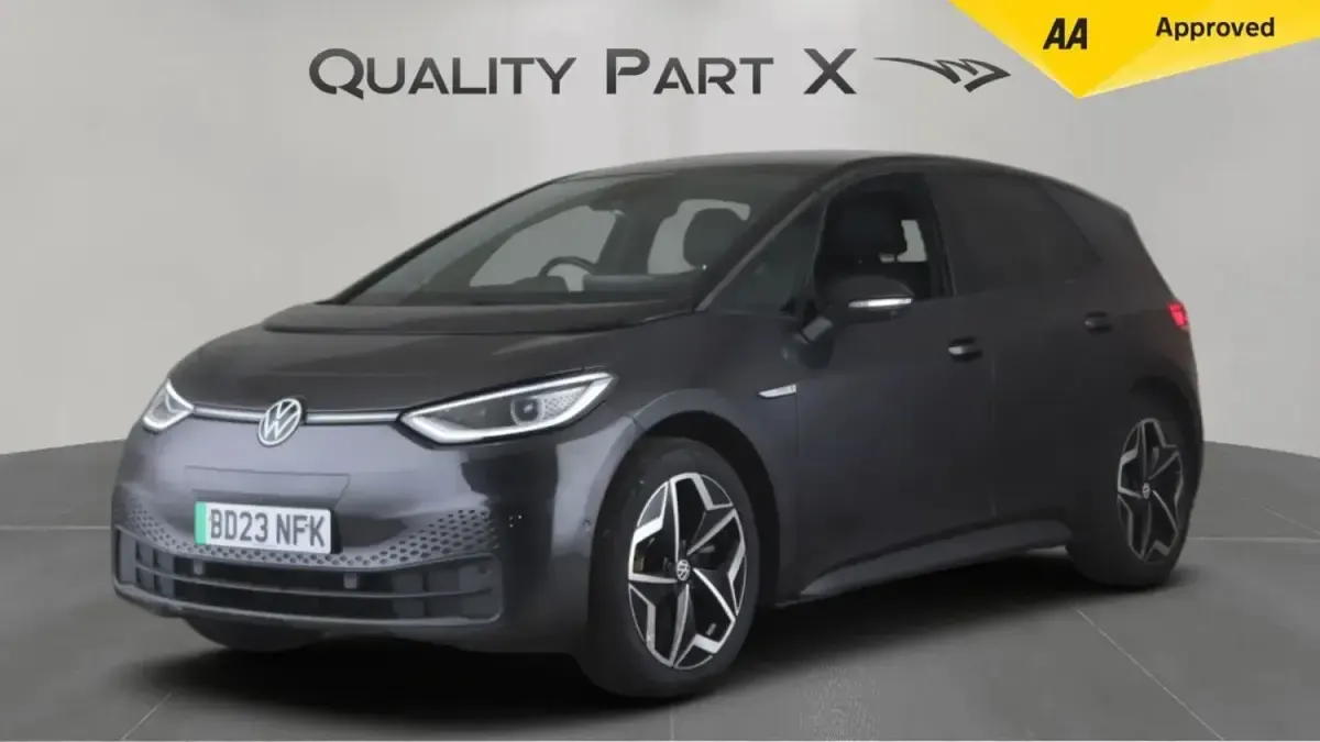 Begagnad VW ID.3 Pro 150 kW (204 HK) 2023 Grå Halvkombi
