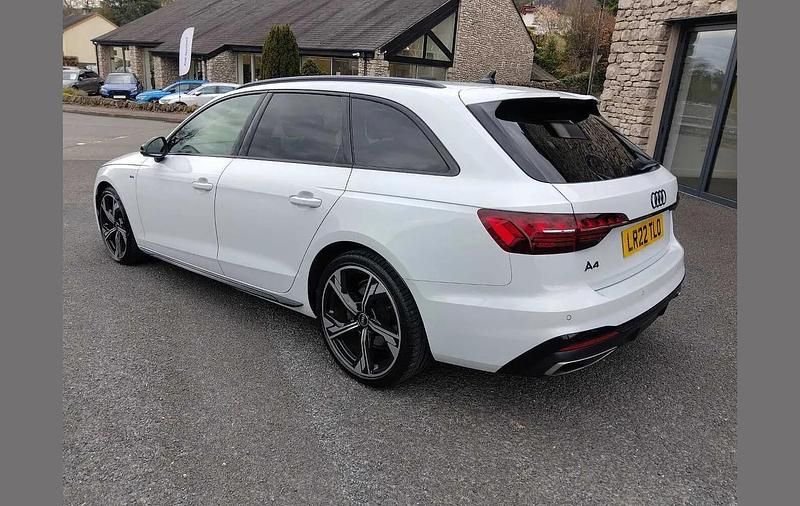 Used Audi A4 Black Edition 147 HP (108 kW) 2022 White Estate