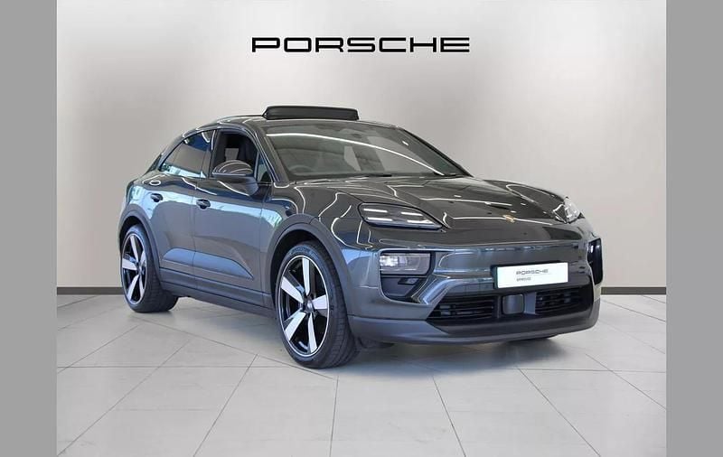 Grey Used 2025 Porsche Macan SUV | £69,990 (Fair price) - Image 1/4