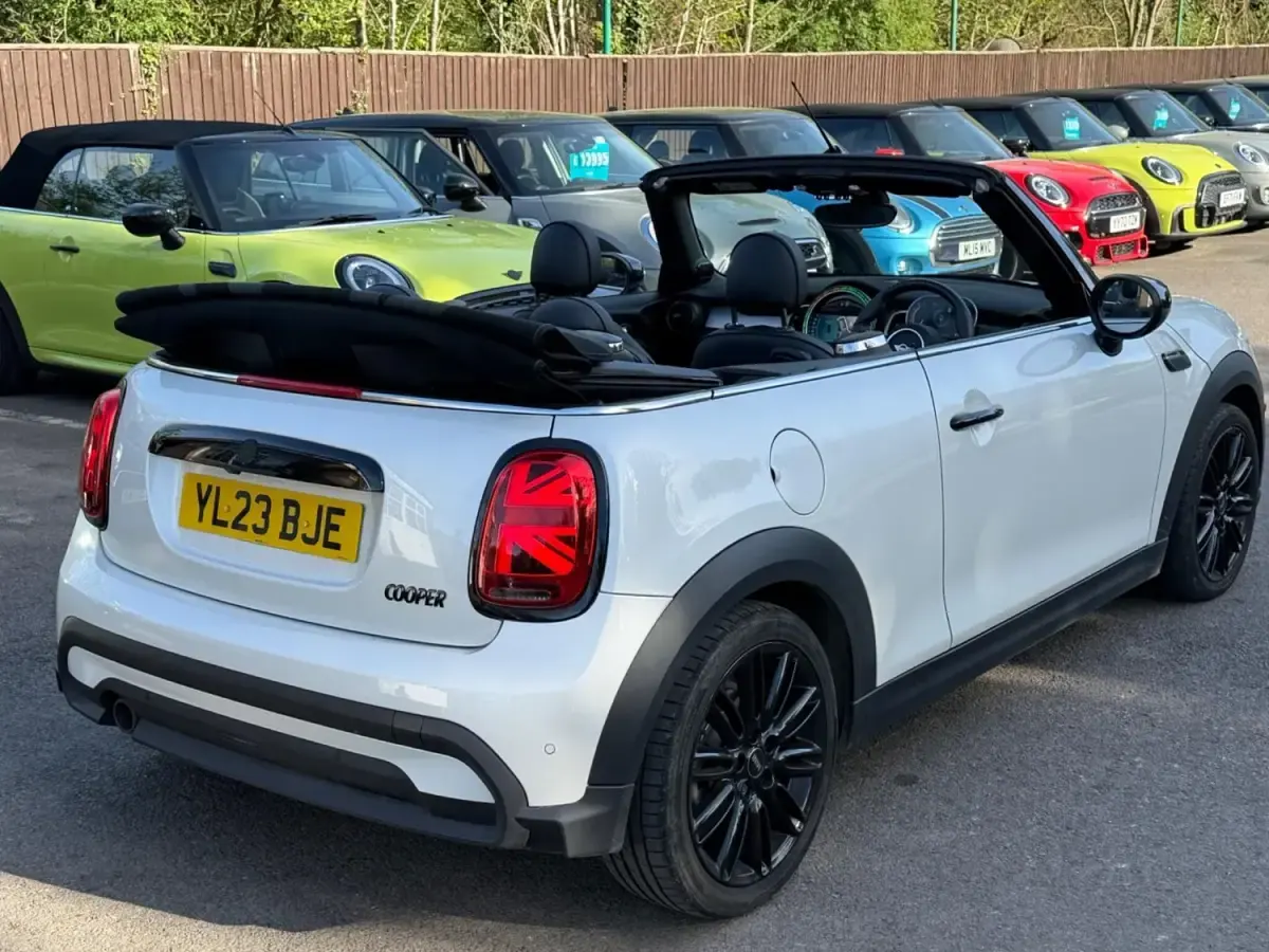 Usado Mini Cooper Cabriolet Exclusive 2023 Branco Cabrios