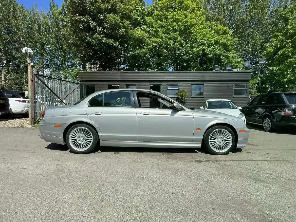 Usado Jaguar S-Type S 207 HP (152 kW) 2006 Prateado Sedan