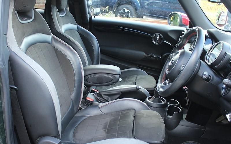 Used Mini John Cooper Works Hatch 231 HP (169 kW) 2020 Green Hatchback