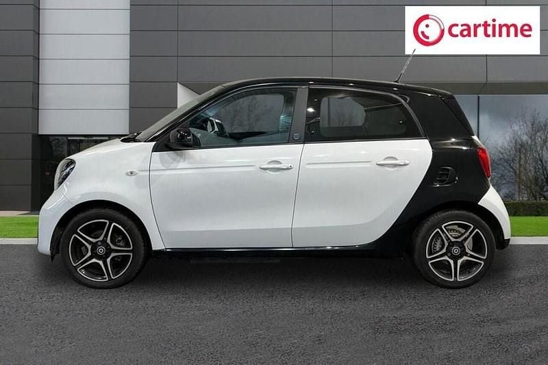 Used Smart ForFour Electric Drive Premium 60 kW (82 HP) 2020 Black Hatchback