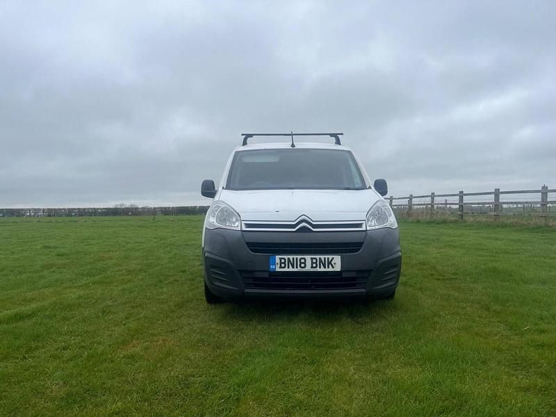 Used Citroën Berlingo 75 HP (55 kW) 2018 White MPV