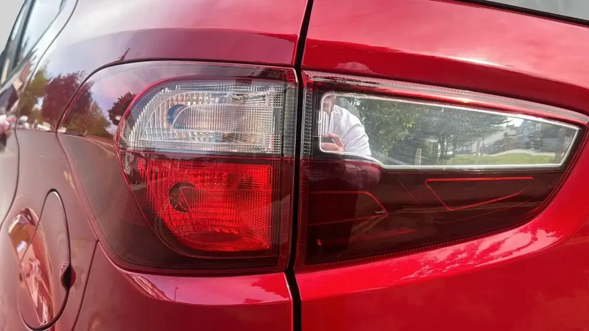 Używany Ford Ecosport ST-Line 123 KM (90 kW) 2023 Czerwony SUV