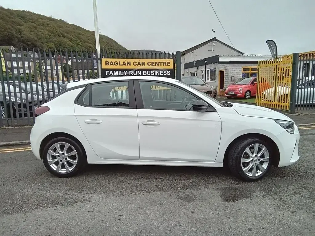 Used Vauxhall Corsa Edition 75 HP (55 kW) 2022 White Hatchback