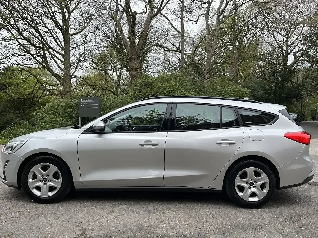 Used Ford Focus Style 95 HP (69 kW) 2019 Silver Estate