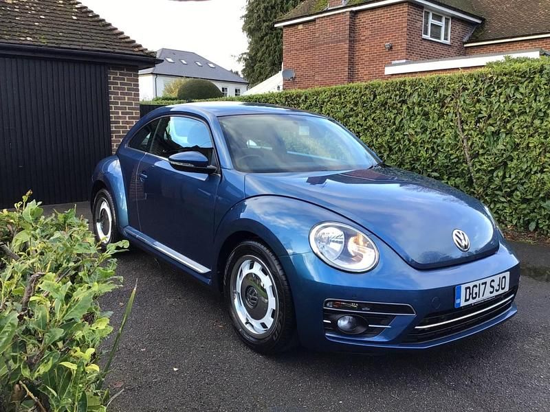 Used VW Beetle Design 105 HP (77 kW) 2017 Blue Hatchback