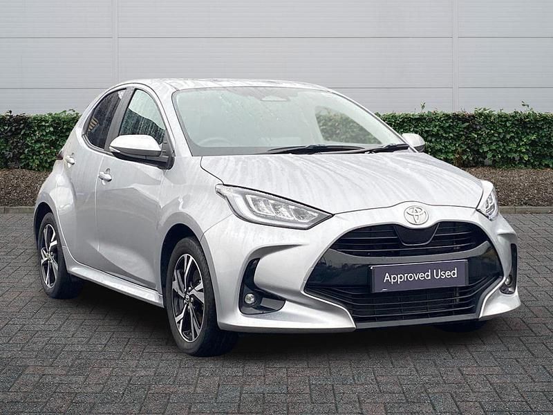 Used Toyota Yaris Hybrid Design 2024 Silver Hatchback