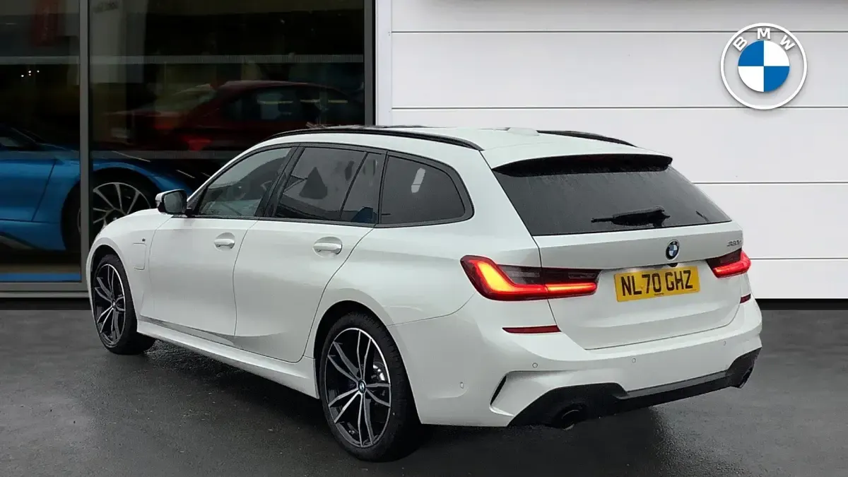 Used BMW 330 M Sport 288 HP (211 kW) 2021 White Estate