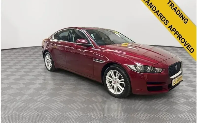 Used Jaguar XE Prestige 200 HP (147 kW) 2016 Sedan