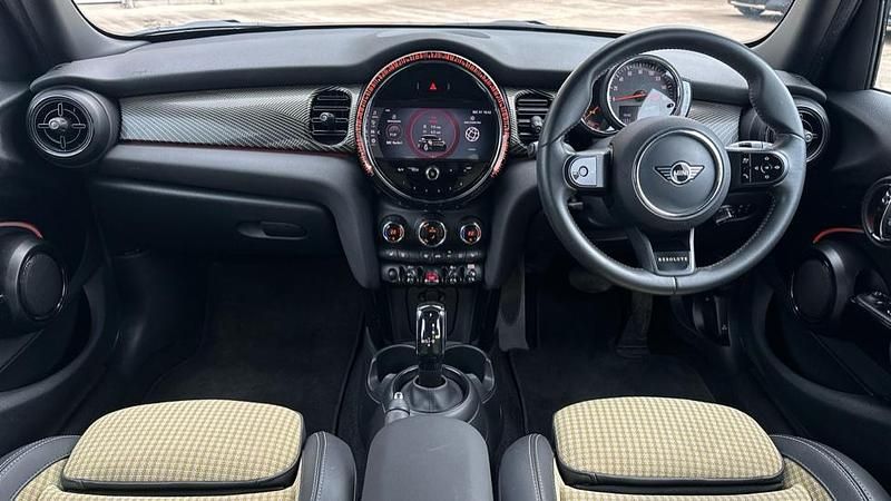 Used Mini Cooper Hatch 134 HP (98 kW) 2022 Green Hatchback