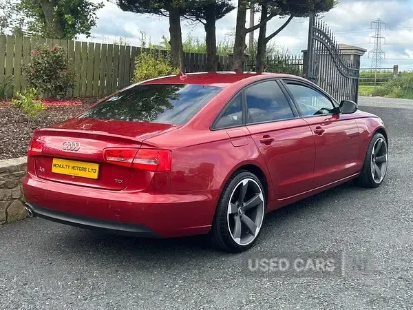 Usado Audi A6 Black Edition 177 HP (130 kW) 2012 Vermelho Sedan