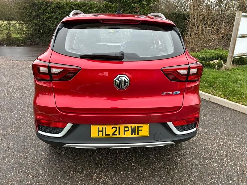 Used MG ZS Exclusive 105 kW (143 HP) 2021 Red Hatchback