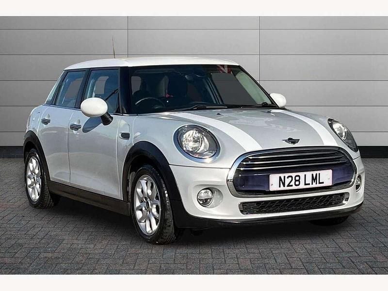 Silver Used 2016 Mini Cooper Hatch Hatchback | £8,680 (Fair price) - Image 1/3