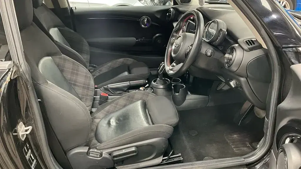 Used Mini Cooper S Hatch 189 HP (139 kW) 2018 Black Hatchback