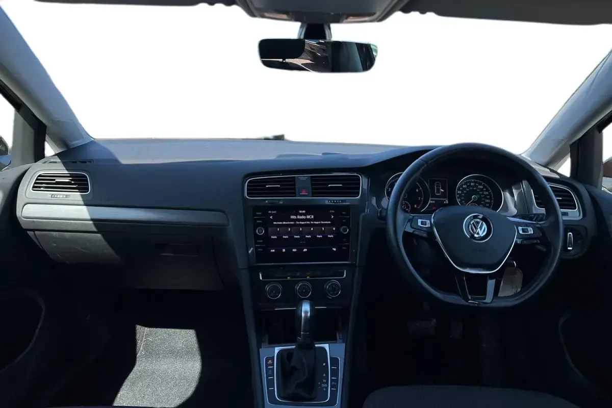 Used VW Golf VII SE 131 HP (96 kW) 2018 Black Hatchback