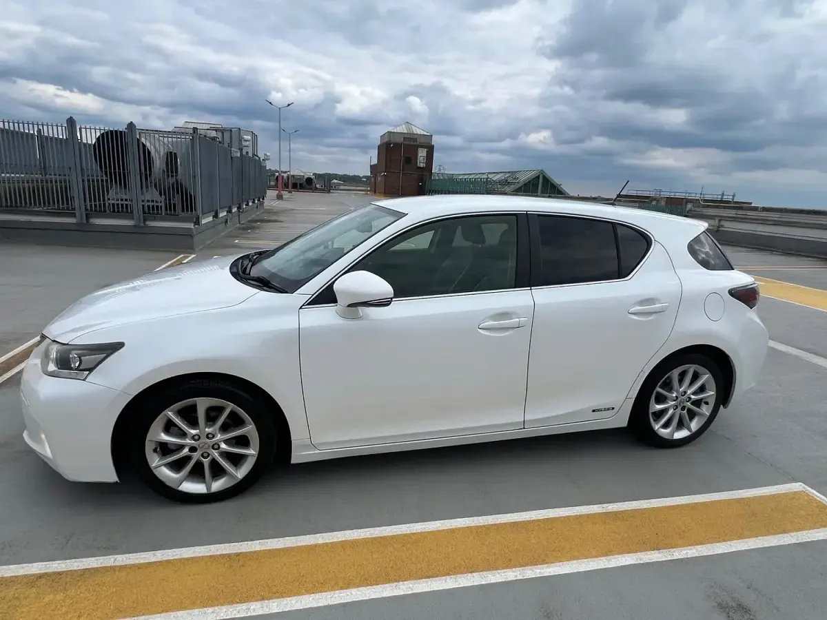 Used Lexus CT200h 2012 White Hatchback