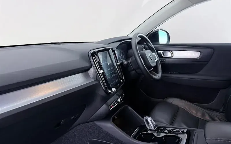 Used Volvo XC40 Inscription 163 HP (119 kW) 2020 Black SUV